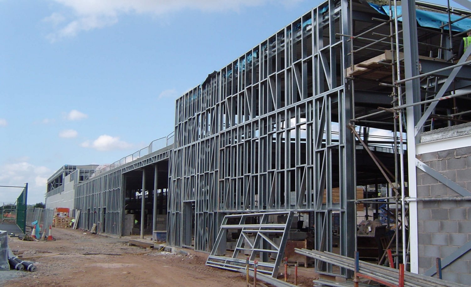 Mid-to-high rise light steel framing residential apartments in London